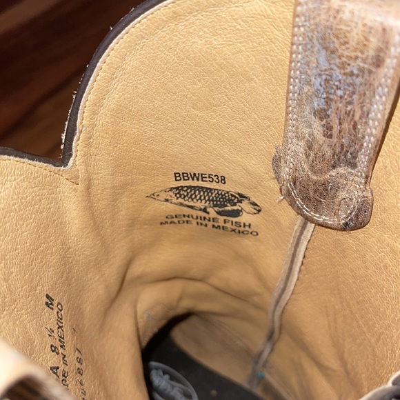 Boots - Picture 4 of 6